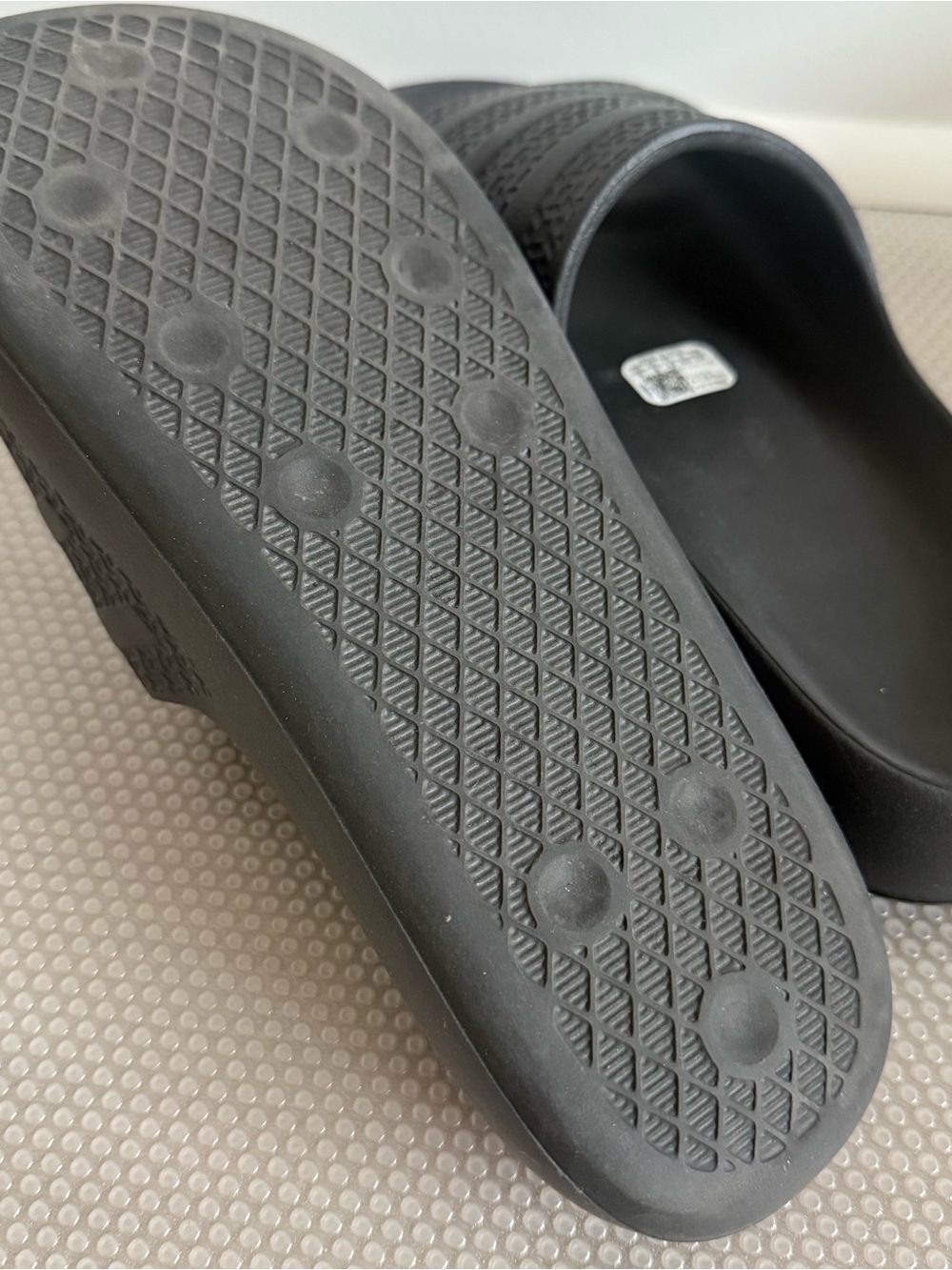 adidas Black Textured Three-Stripe Slide - Picture 4 of 5